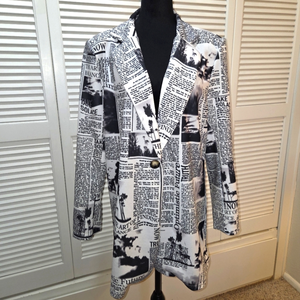Black and White Newspaper Print Women's Blazer